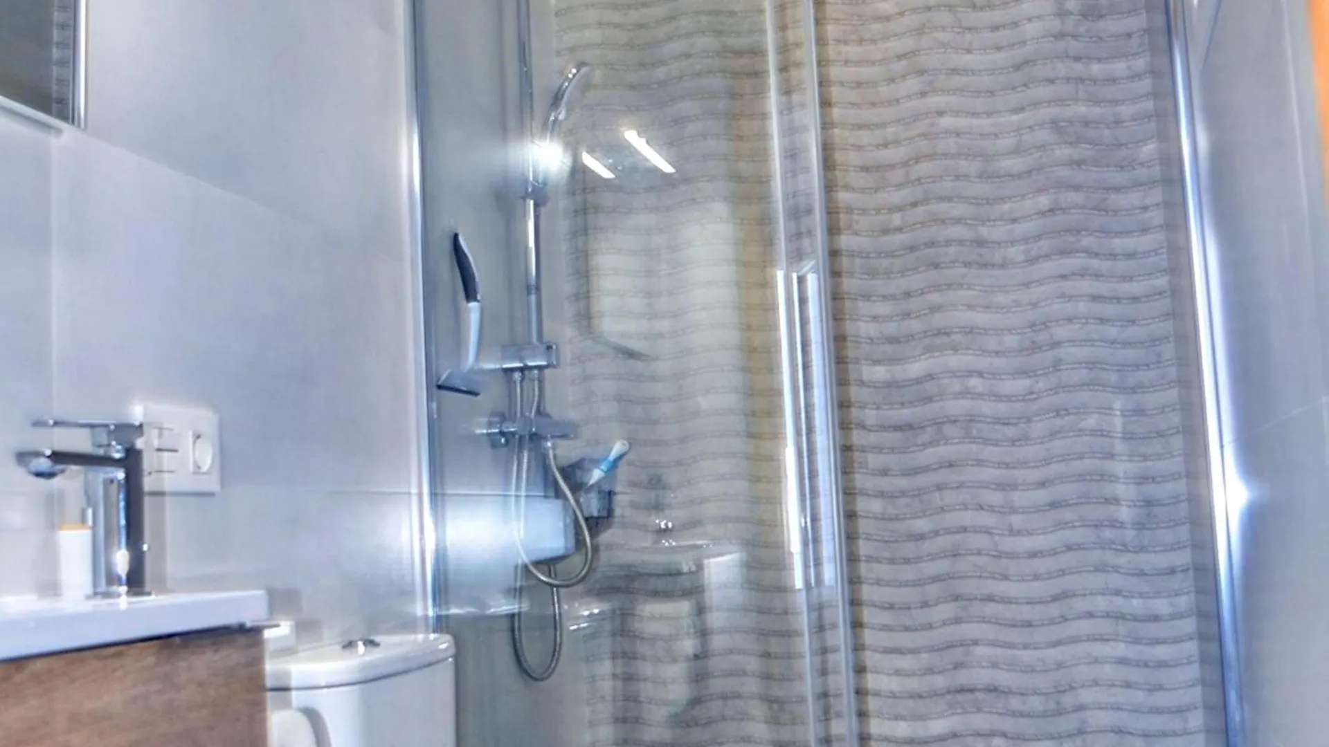 Inviting Apartment With Balcony 카디스 스페인