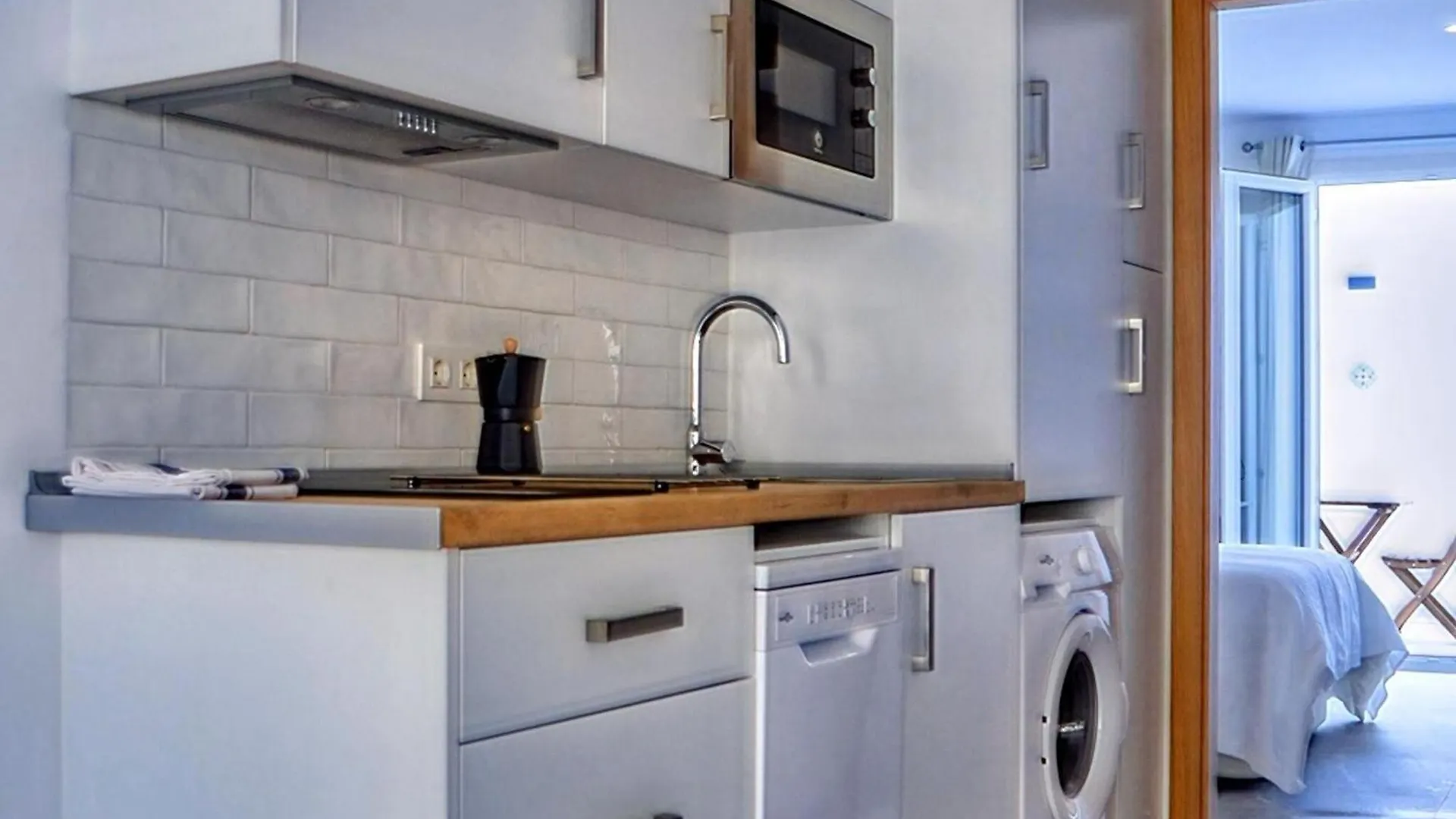 Inviting Apartment With Balcony Кадис