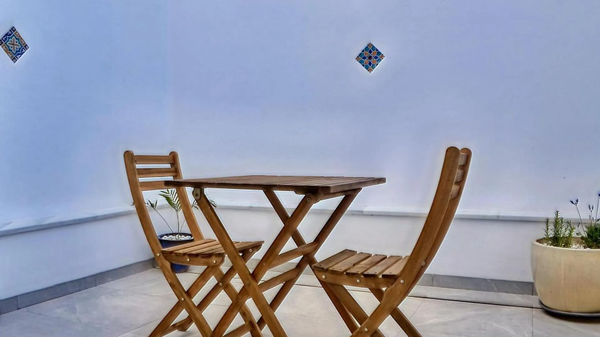Inviting Apartment With Balcony Кадис
