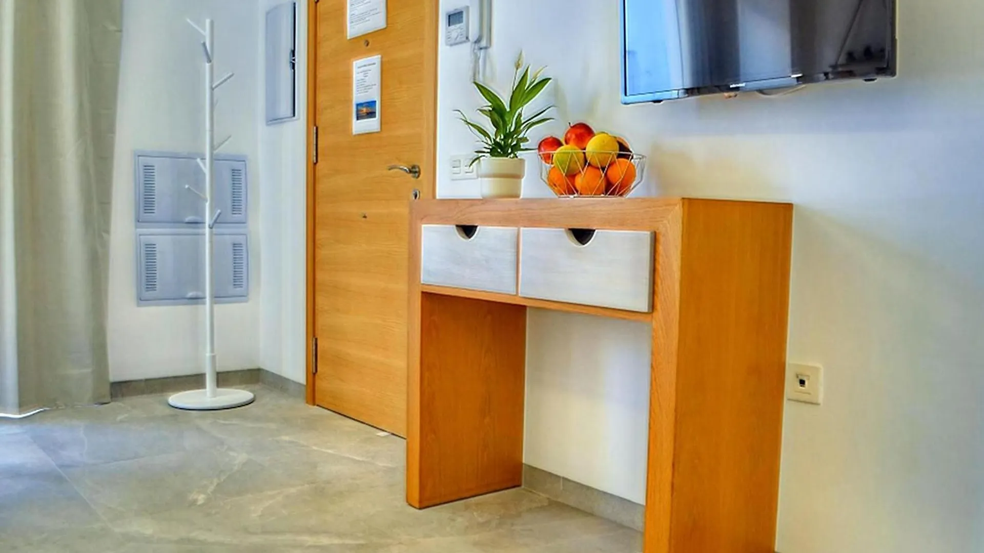 Inviting Apartment With Balcony Кадис 0*,  Испания