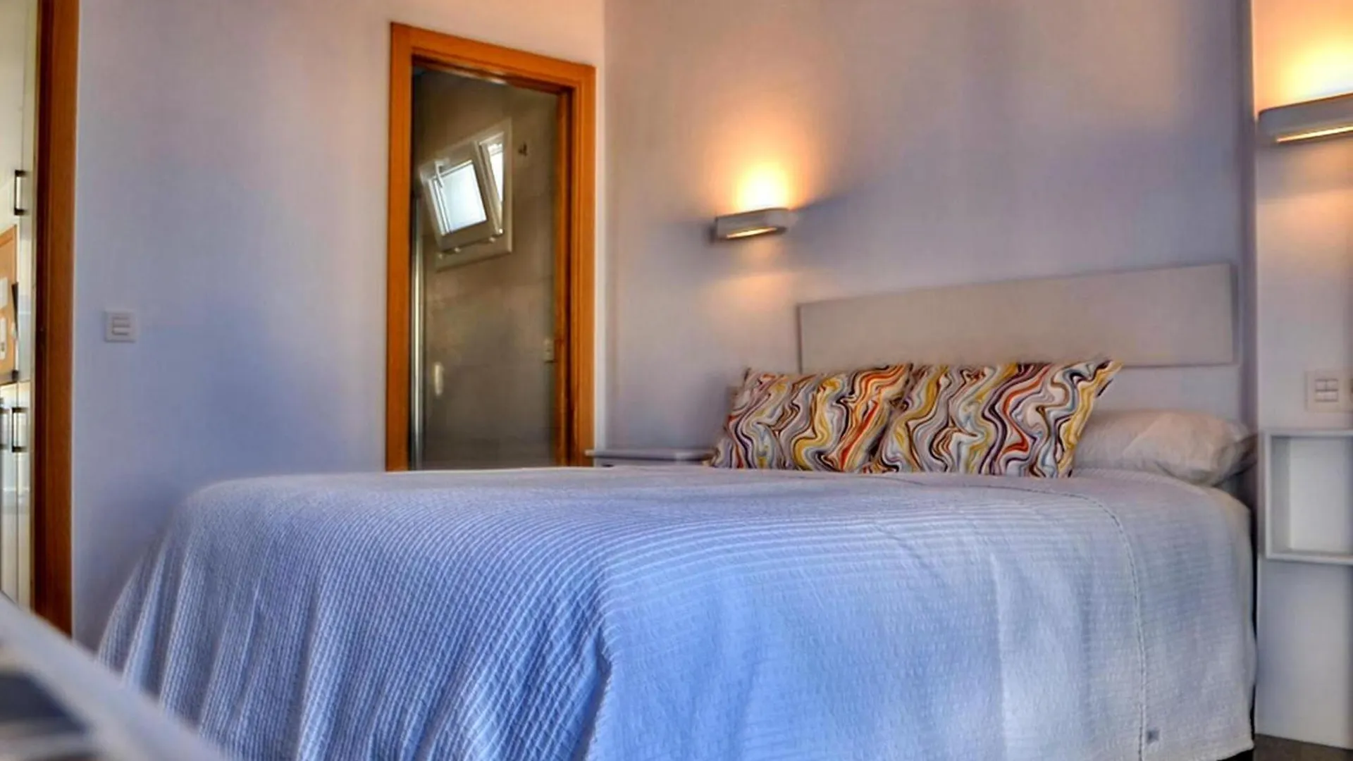 Inviting Apartment With Balcony Кадис