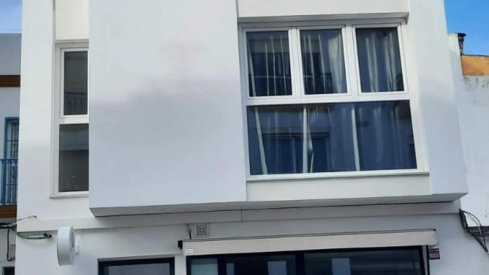 Inviting Apartment With Balcony Кадис